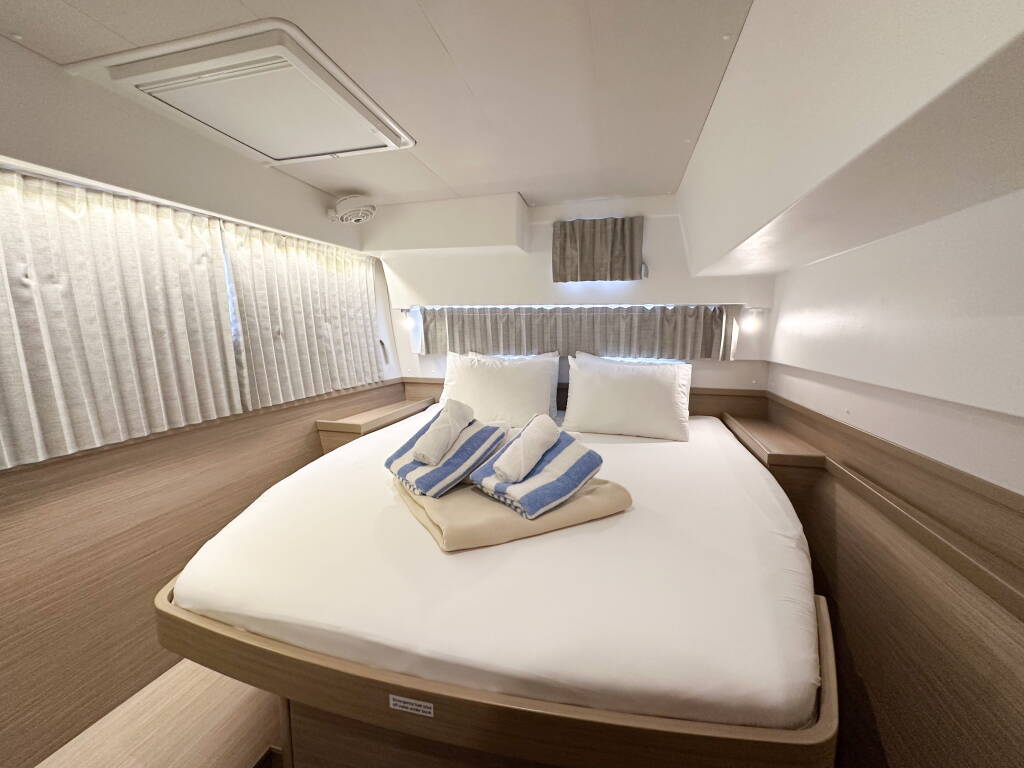 Lagoon 42 Island Riff