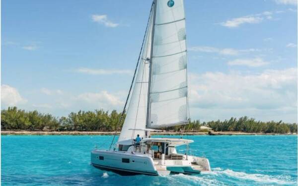 Lagoon 42 MIRRA