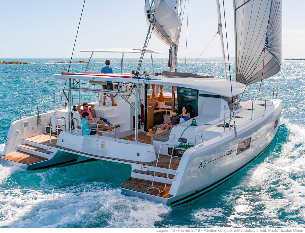 Lagoon 42 MIRRA