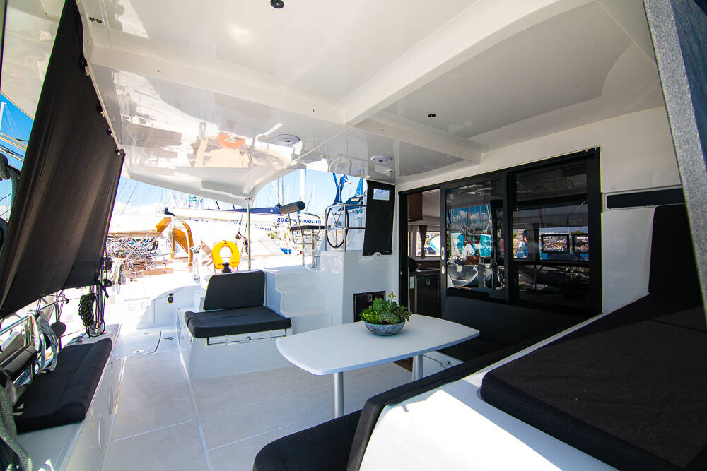 Lagoon 42 Blue Trident