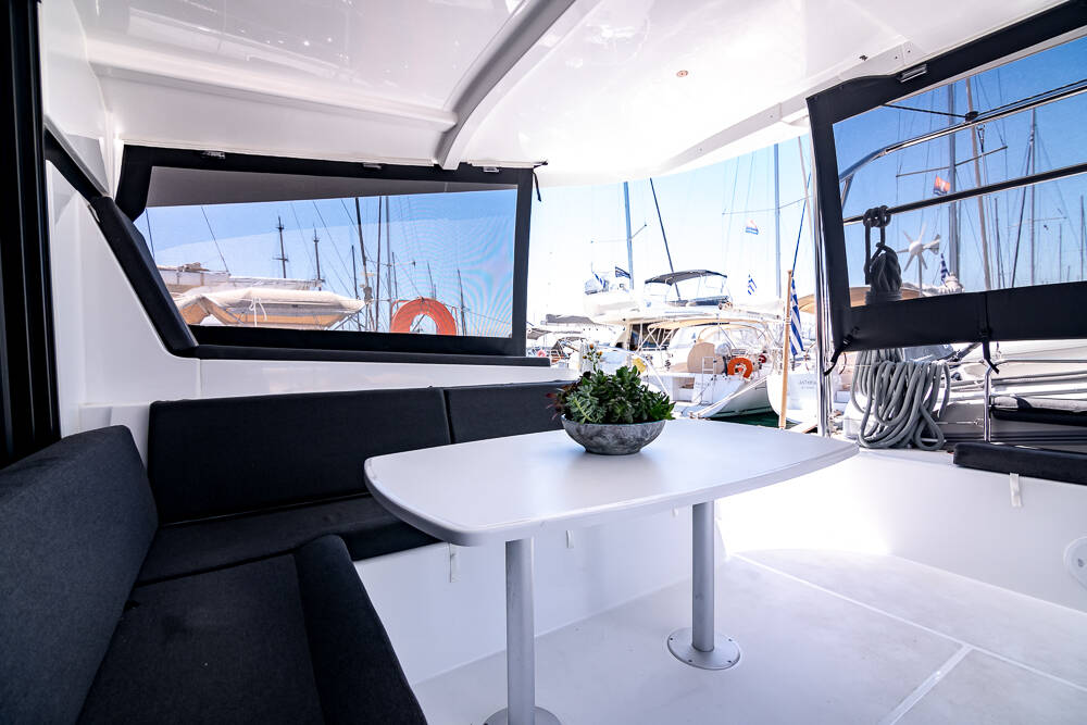 Lagoon 42 Blue Trident