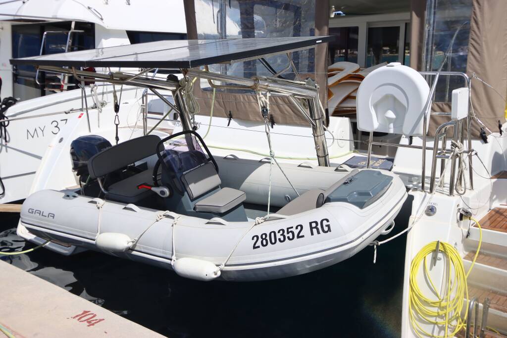 Lagoon 421 Happiness