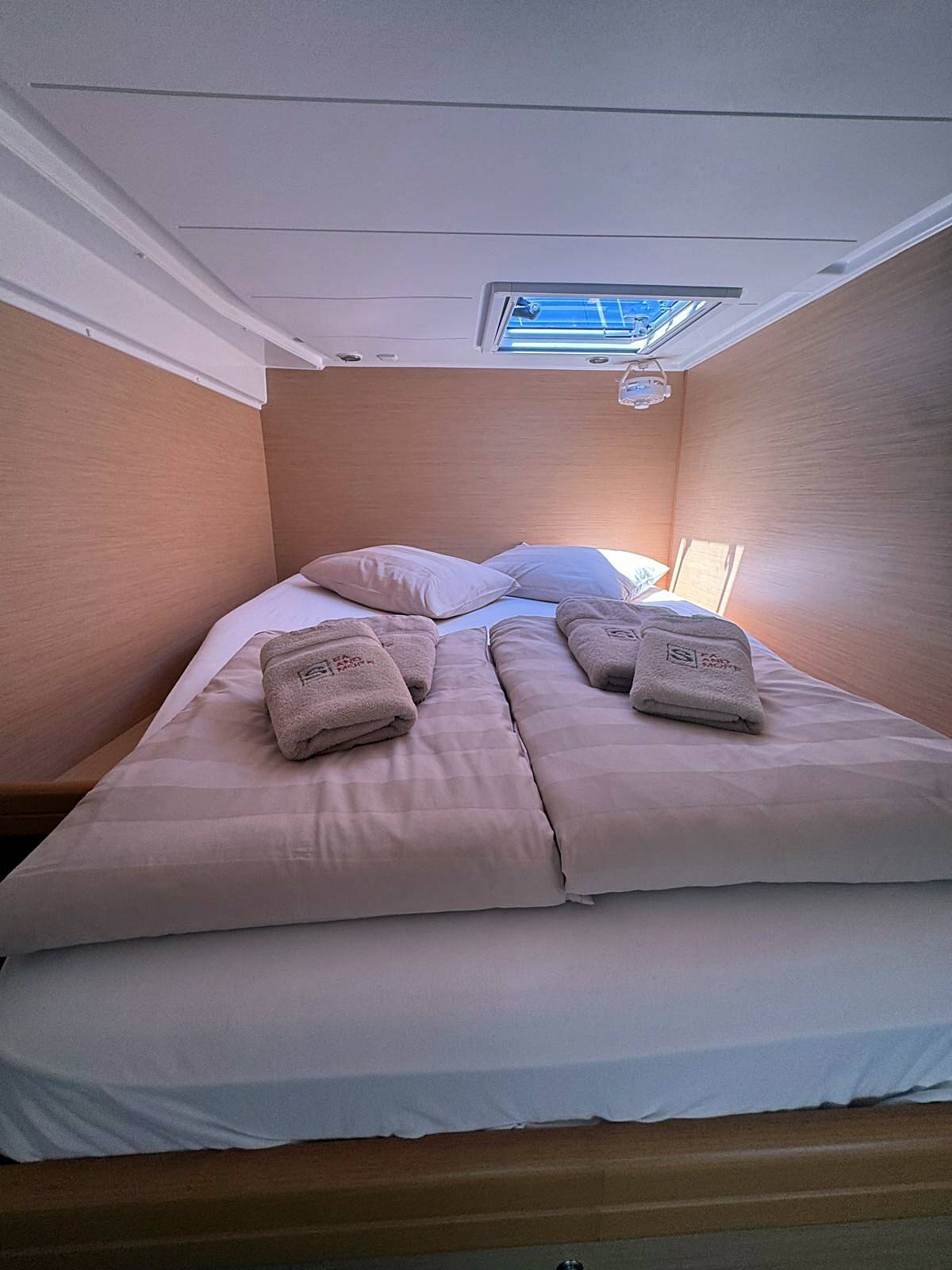 Lagoon 421 Happiness