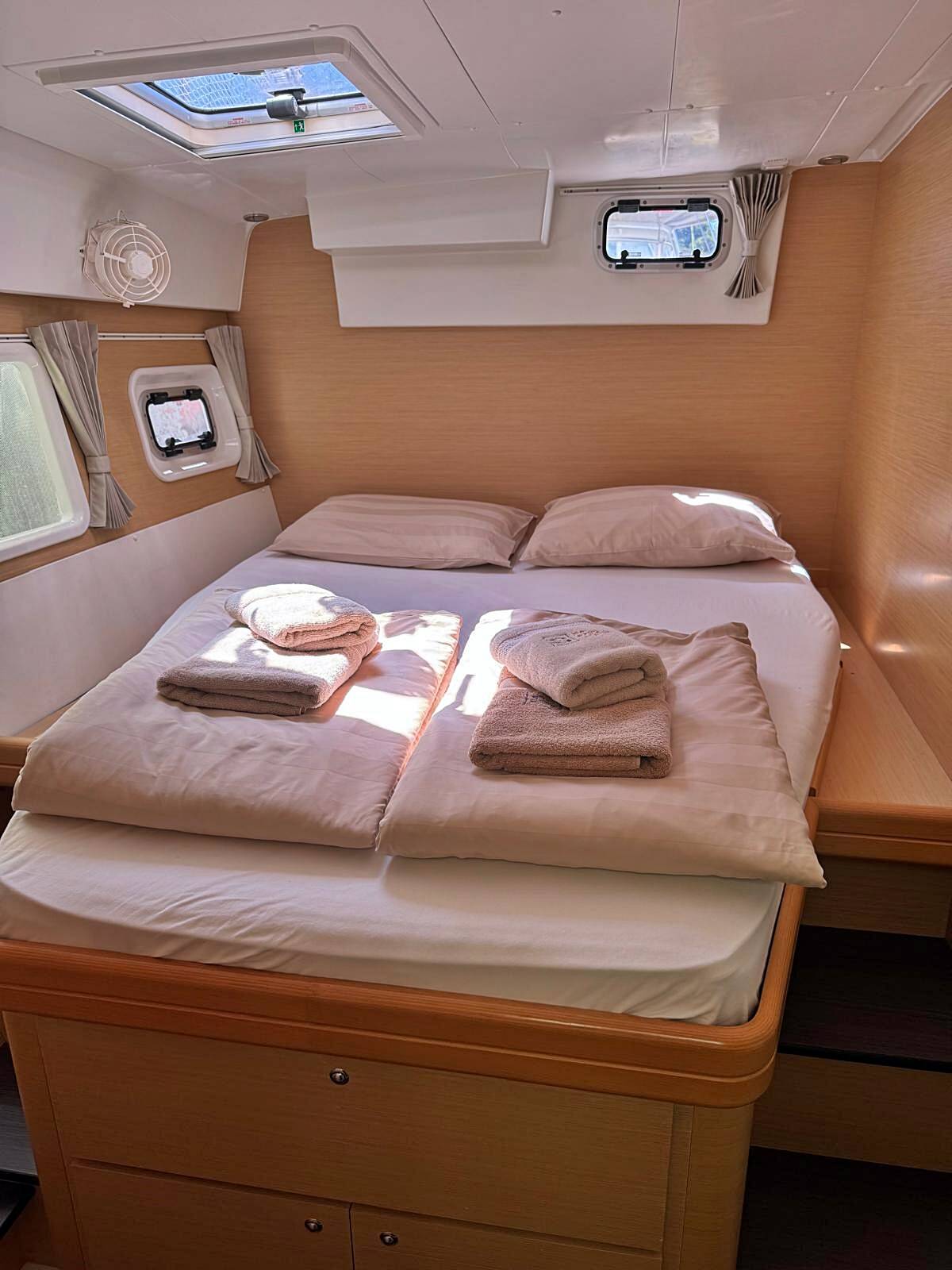 Lagoon 421 Happiness