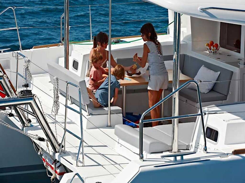 Catamaran Lagoon 450 F LOUMILIS II