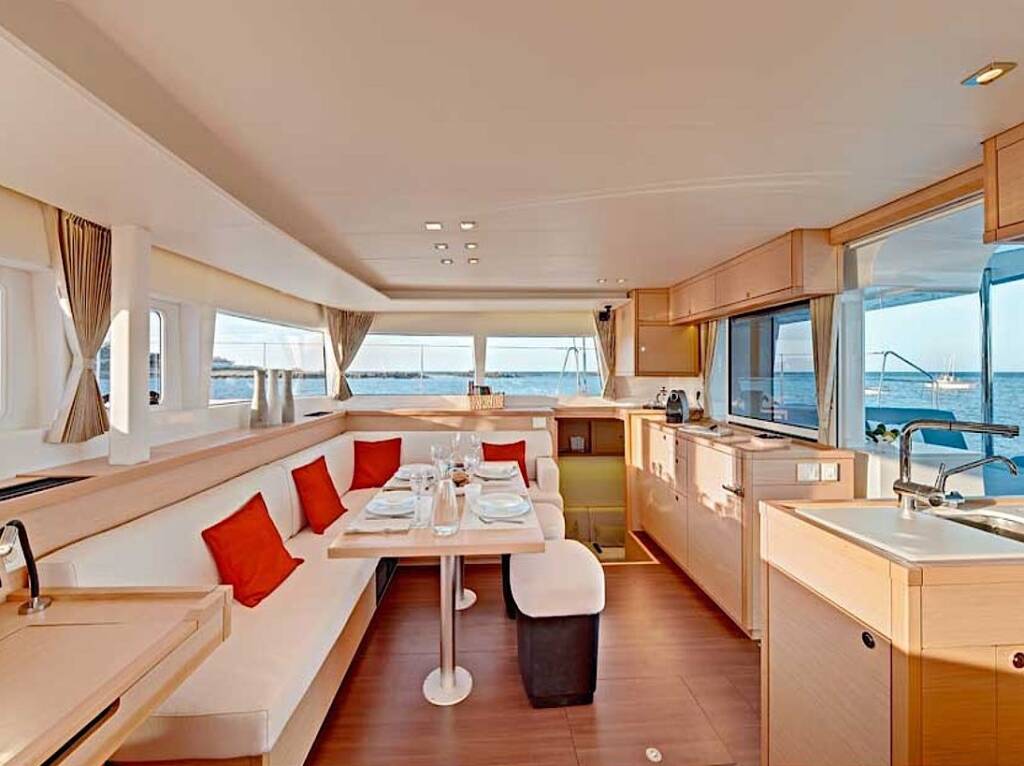 Catamaran Lagoon 450 F LOUMILIS II