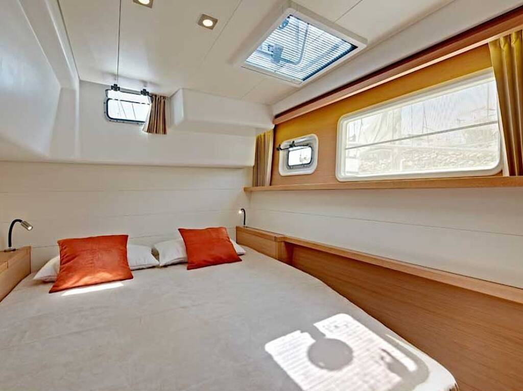 Catamaran Lagoon 450 F LOUMILIS II