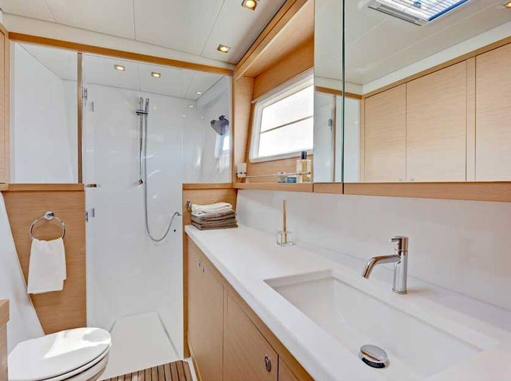 Catamaran Lagoon 450 F LOUMILIS II