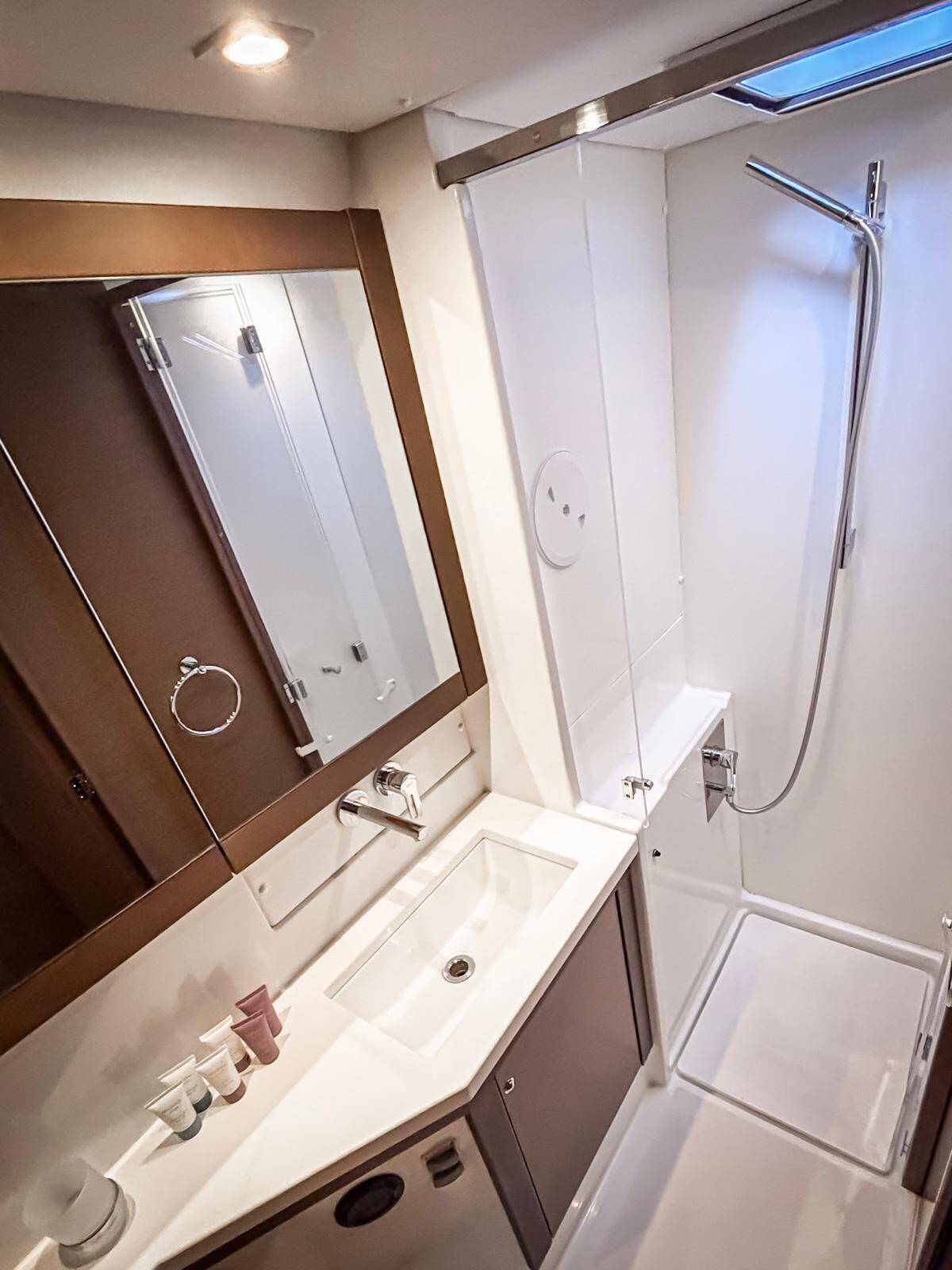 Lagoon 450 F Red Twin II