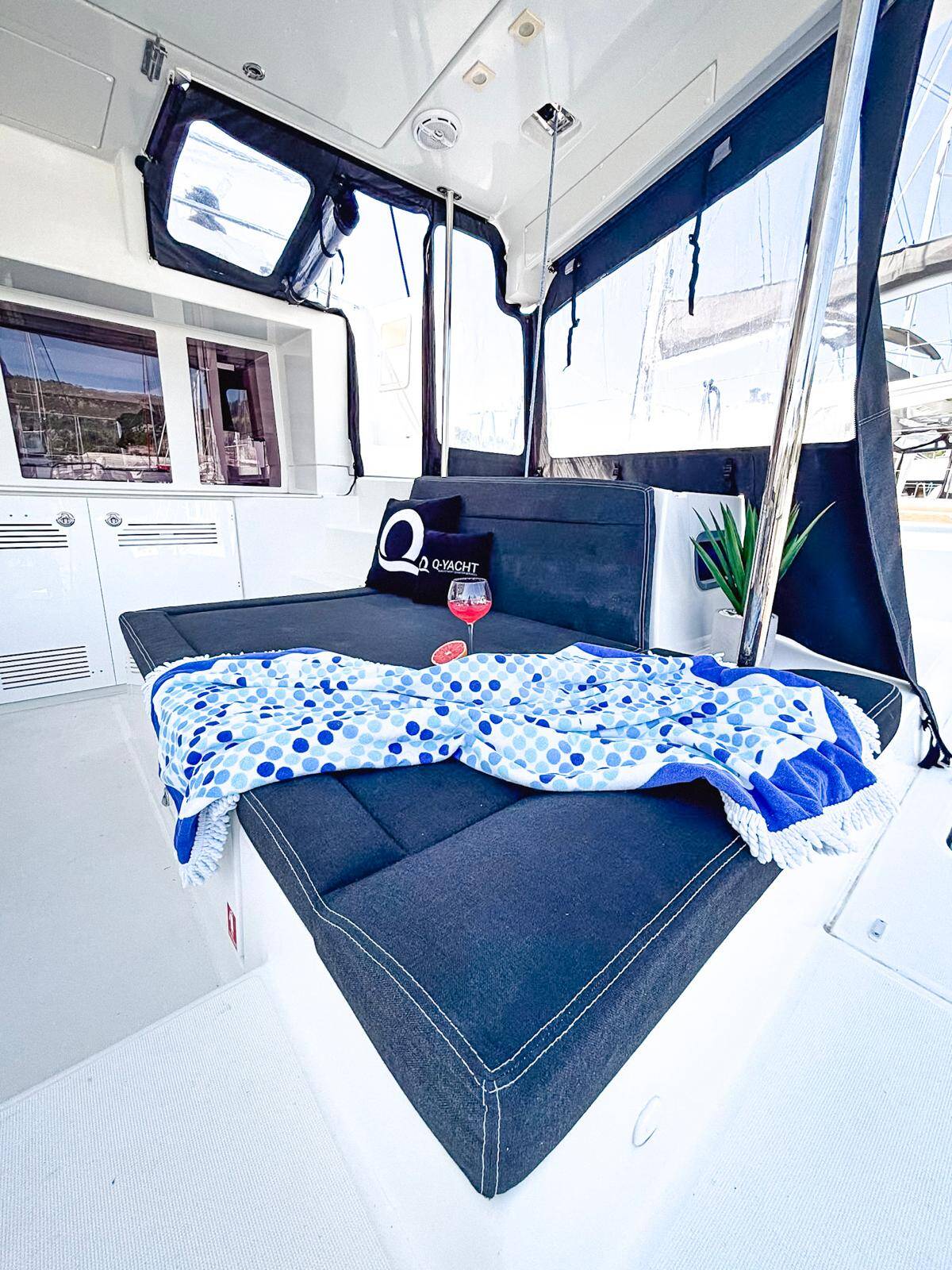 Lagoon 450 F Red Twin II