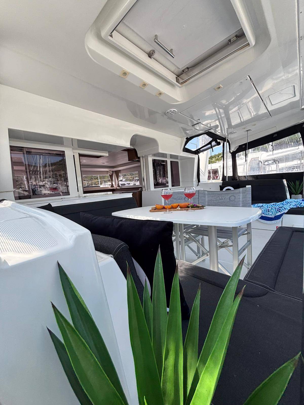 Lagoon 450 F Red Twin II