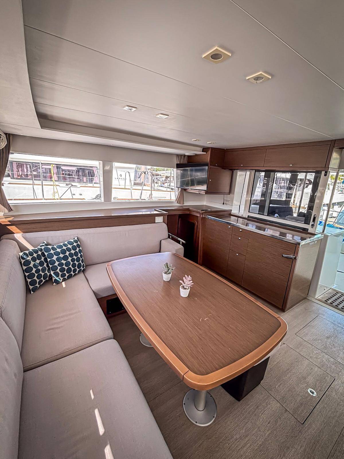 Lagoon 450 F Red Twin II