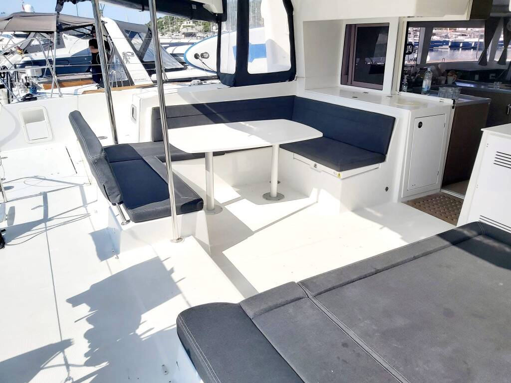 Lagoon 450 F Red Twin II