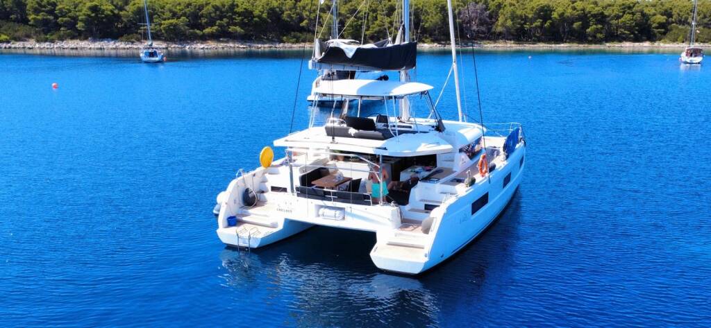 Lagoon 46 OW Chill Out