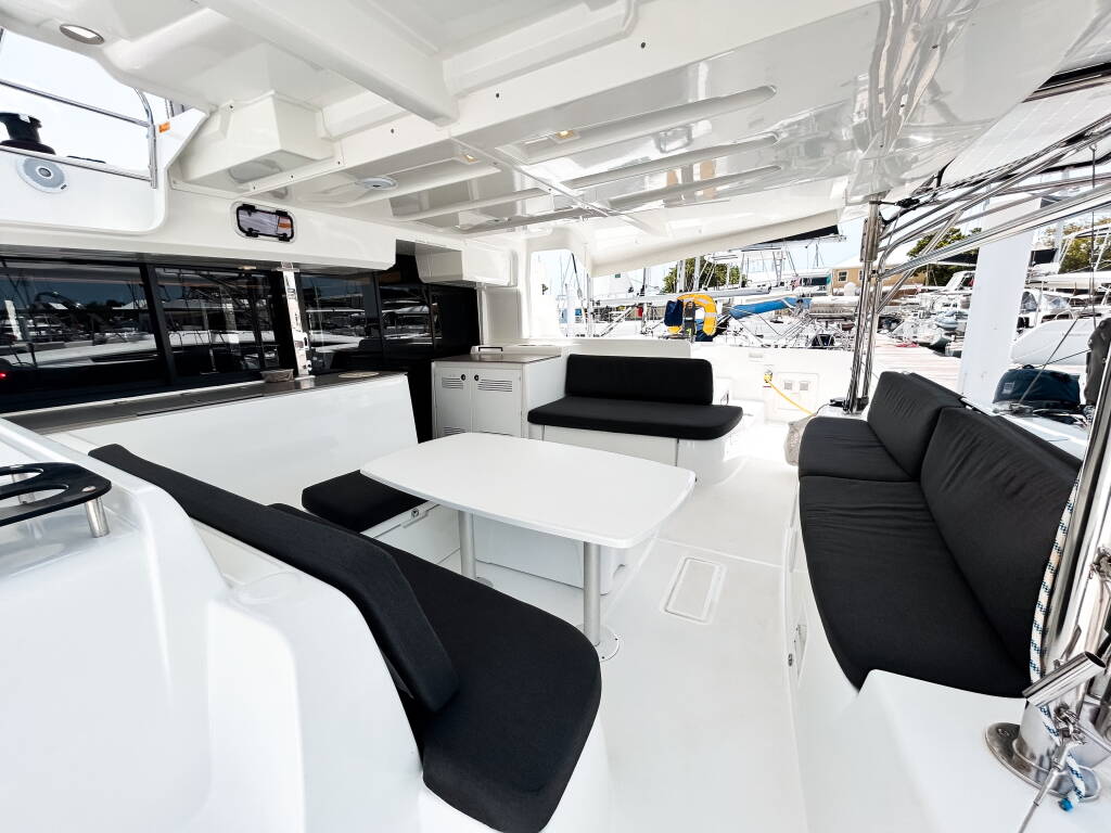 Lagoon 46 Rope The Wind