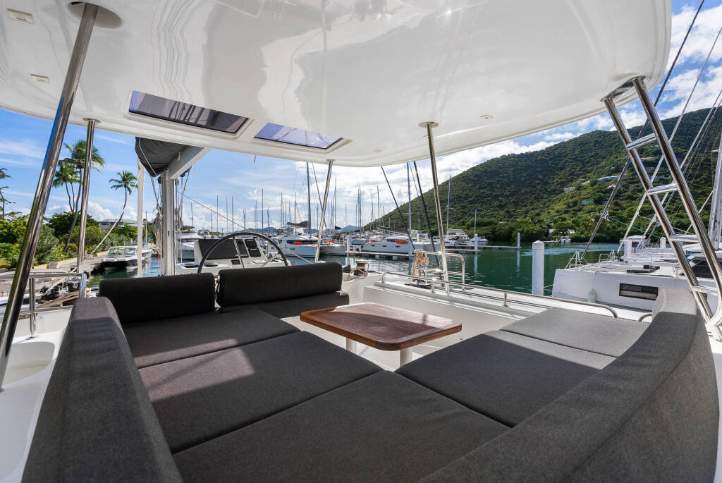 Lagoon 51 Slinky Malinki