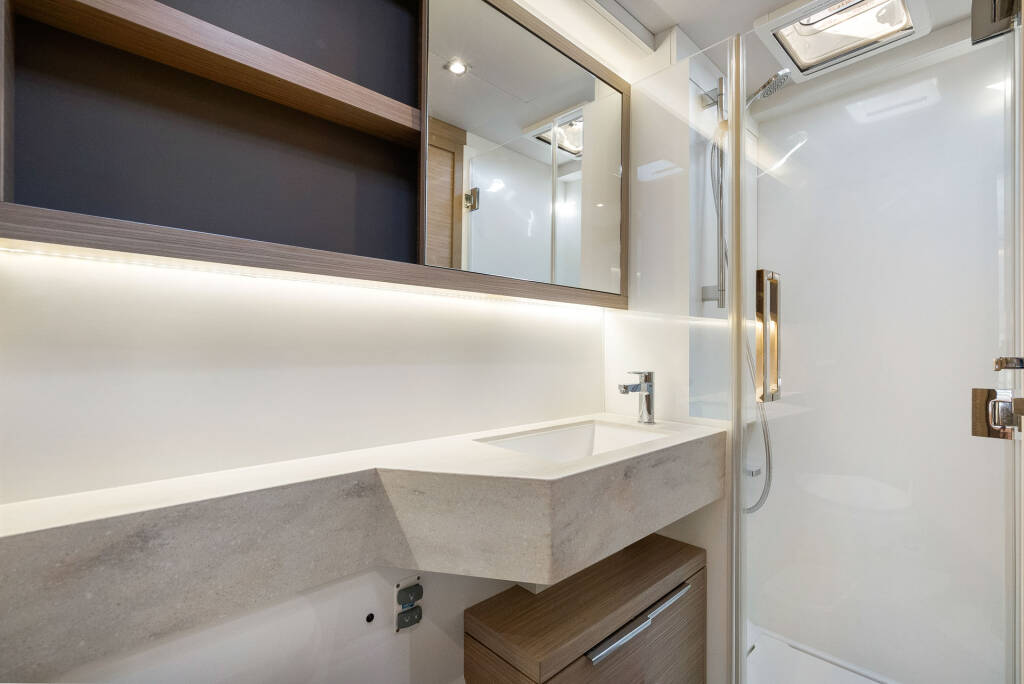 Lagoon 51 Slinky Malinki