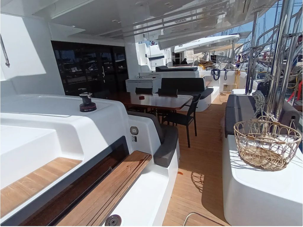 Lagoon 51 Errant Vagabond