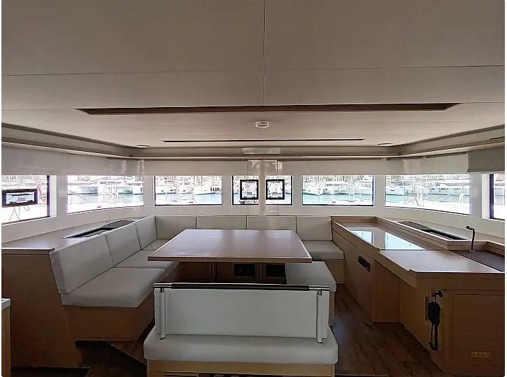 Lagoon 51 Errant Vagabond