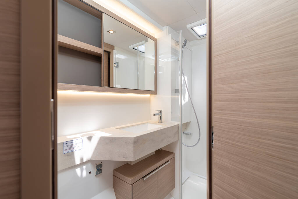 Lagoon 51 Moonshadow