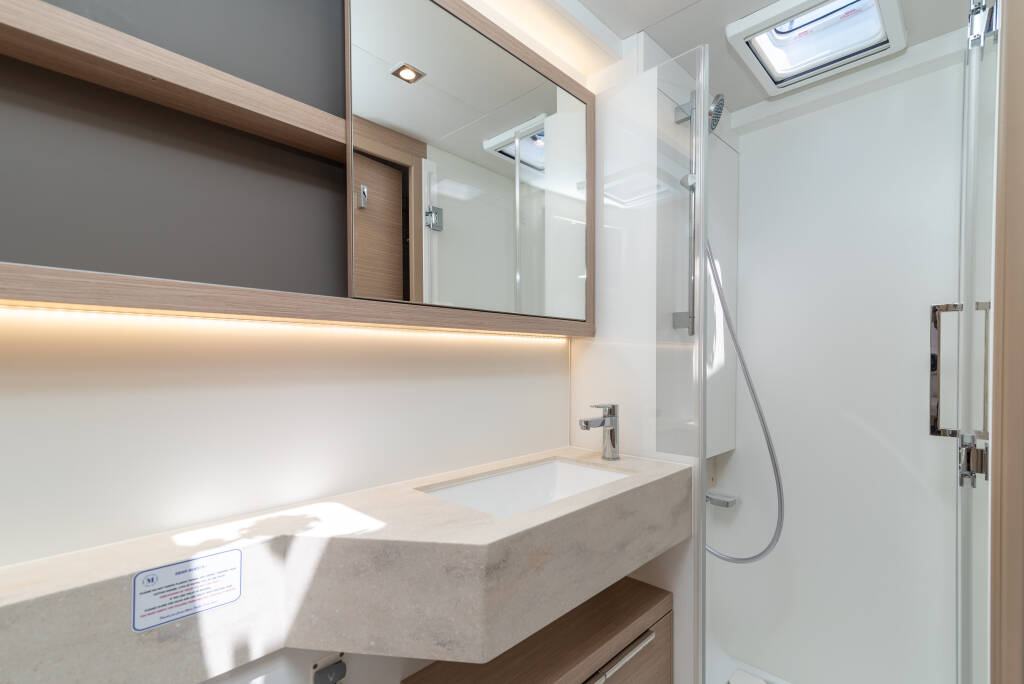 Lagoon 51 Moonshadow