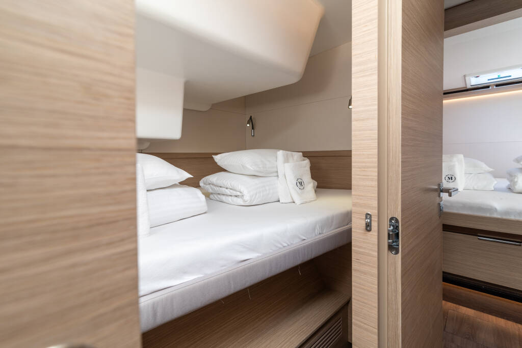 Lagoon 51 Moonshadow