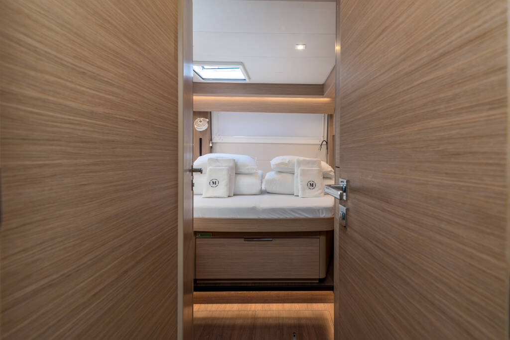 Lagoon 51 Moonshadow