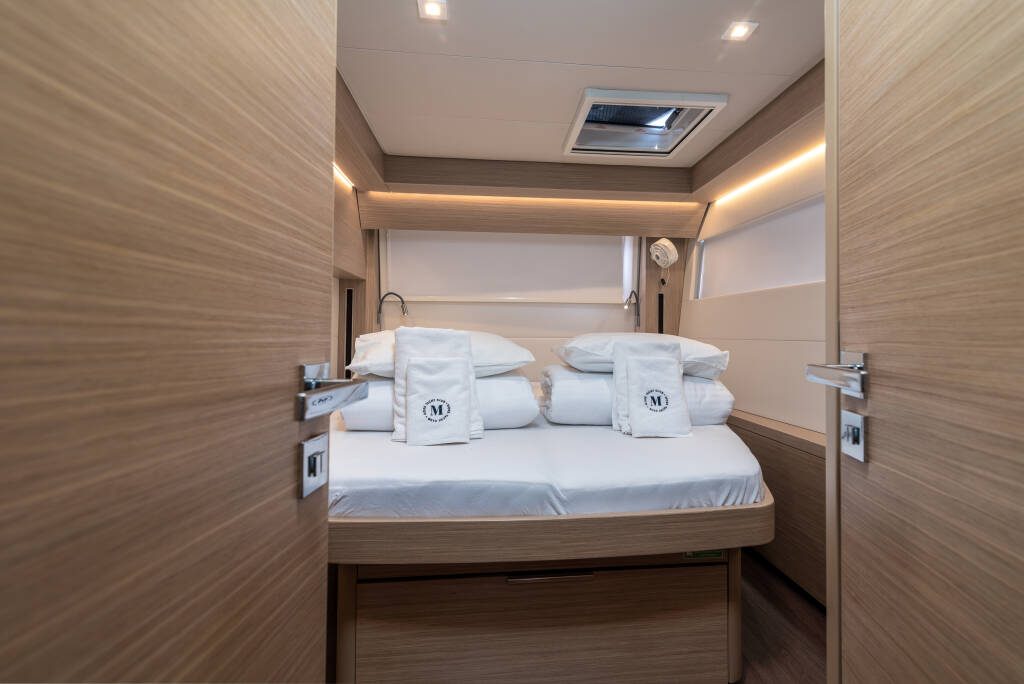 Lagoon 51 Moonshadow