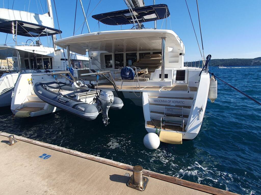 Catamaran Lagoon 52 F 
