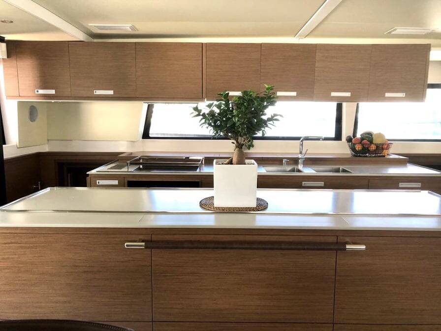 Catamaran Lagoon 620 Atlantis