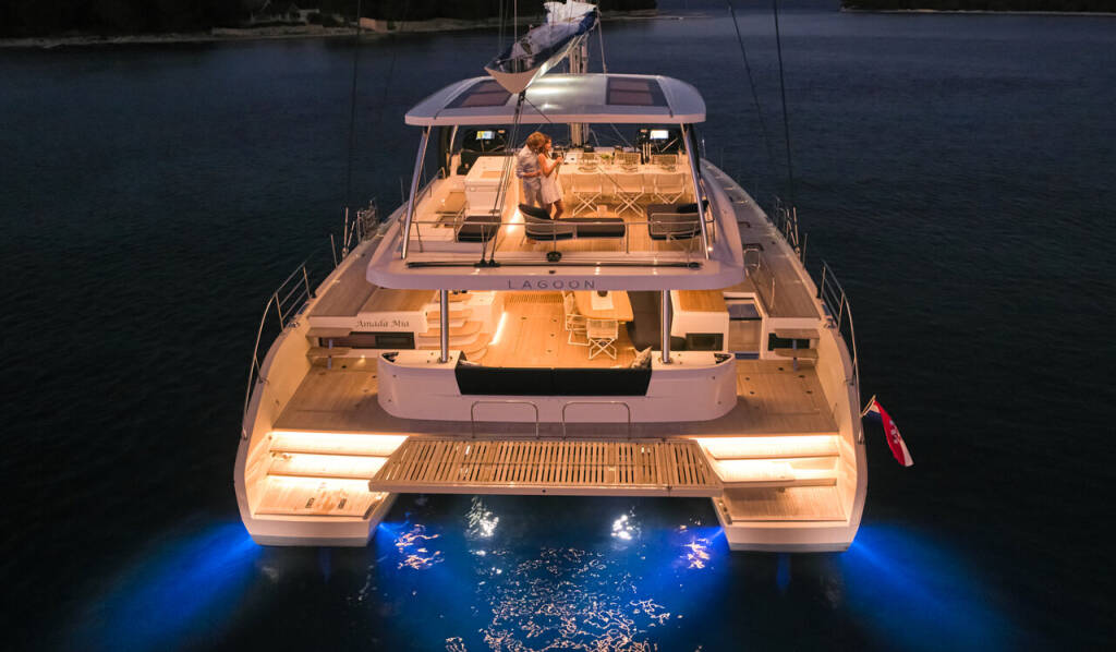Katamaran Lagoon Sixty 5 Amada Mia - CREWED