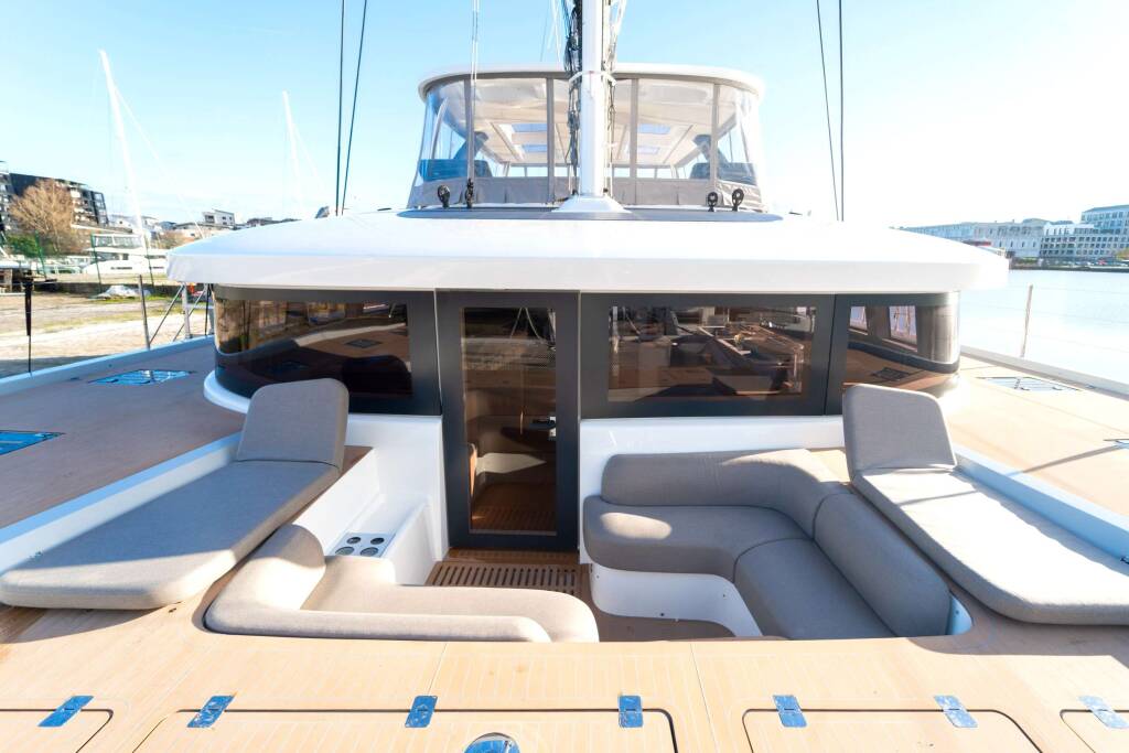 Lagoon Sixty 5 TriWing Endor