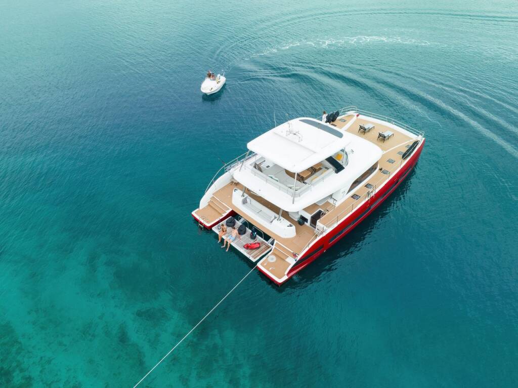 Power catamaran Lagoon Sixty 7 Mastermind