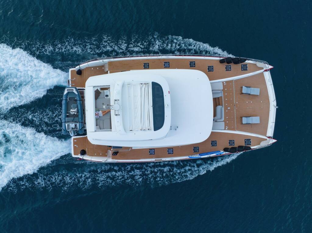 Power catamaran Lagoon Sixty 7 Mastermind