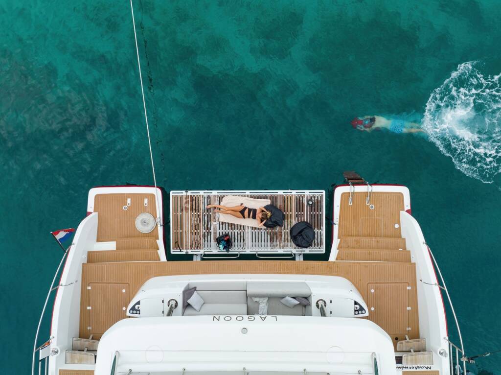 Power catamaran Lagoon Sixty 7 Mastermind