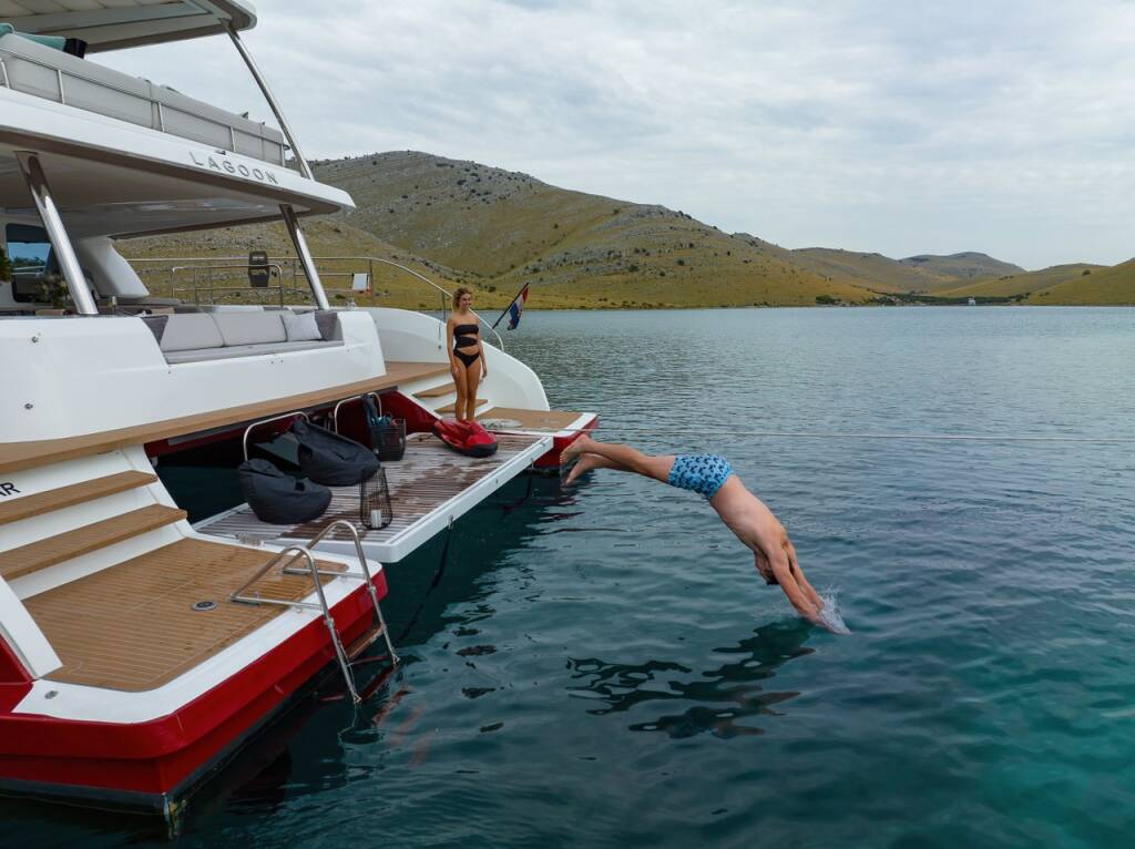Power catamaran Lagoon Sixty 7 Mastermind