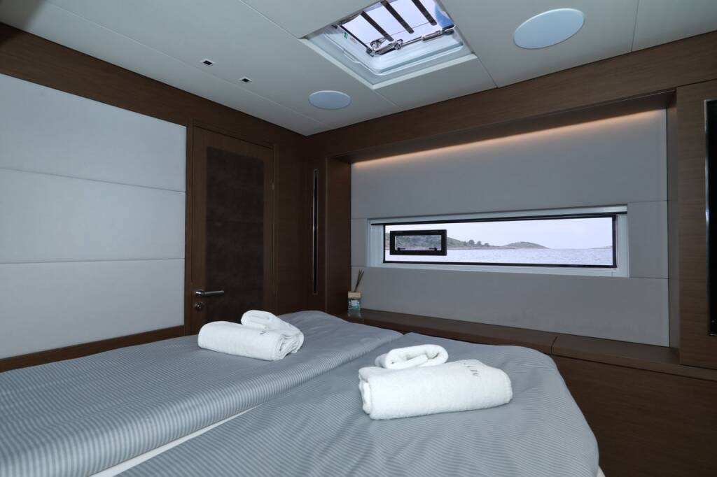 Power catamaran Lagoon Sixty 7 Mastermind