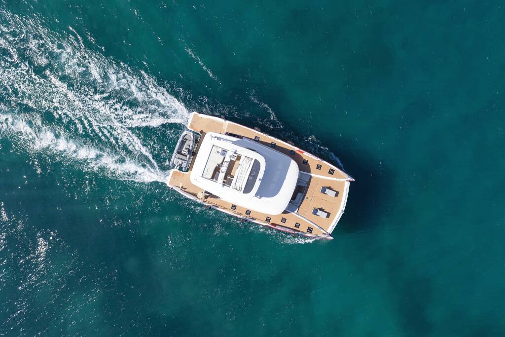 Lagoon Sixty 7 Mastermind