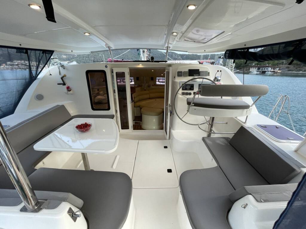 Katamaran Leopard 4300 Emocean
