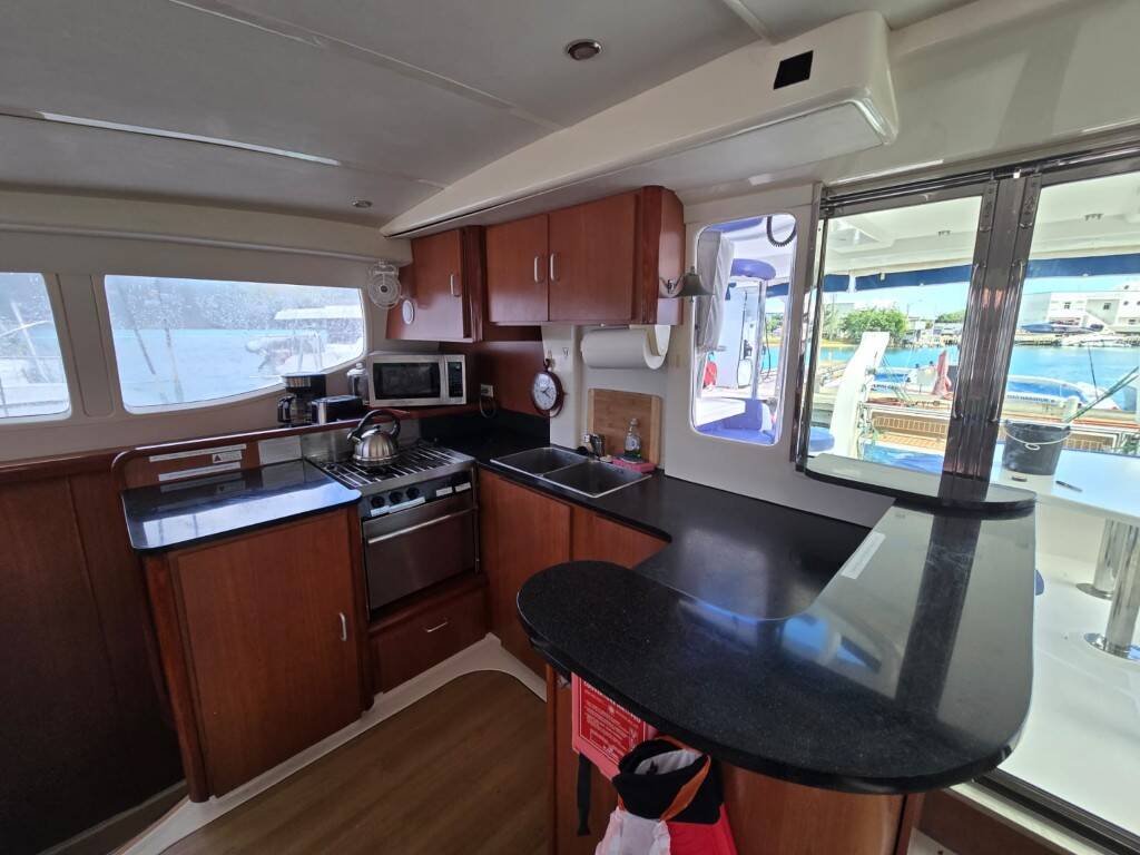 Leopard 46 Moko Jumbie