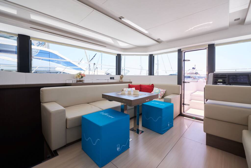 Power catamaran Leopard 53 - OW Good Vibes
