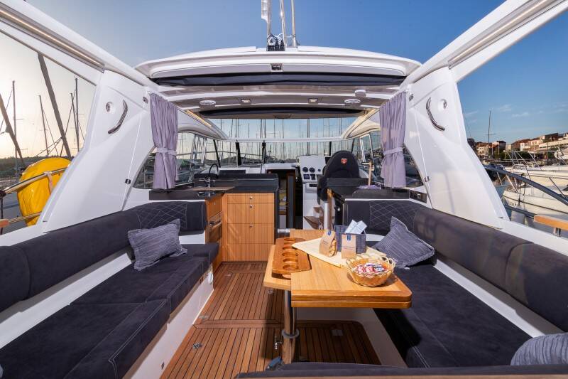 Marex 360 Cabriolet Cruiser 7 Happy Days