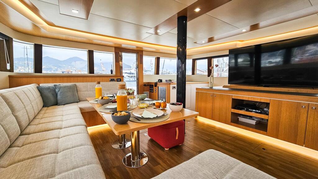 Catamaran Mazarin 55 October