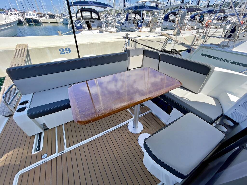 Merry Fisher 1095 Helios