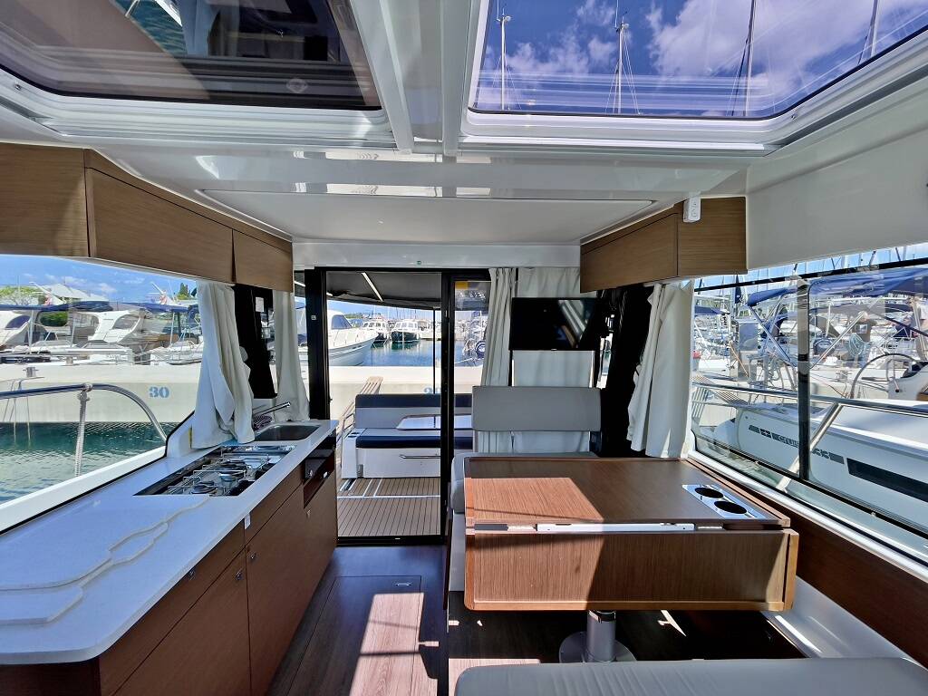 Merry Fisher 1095 Helios