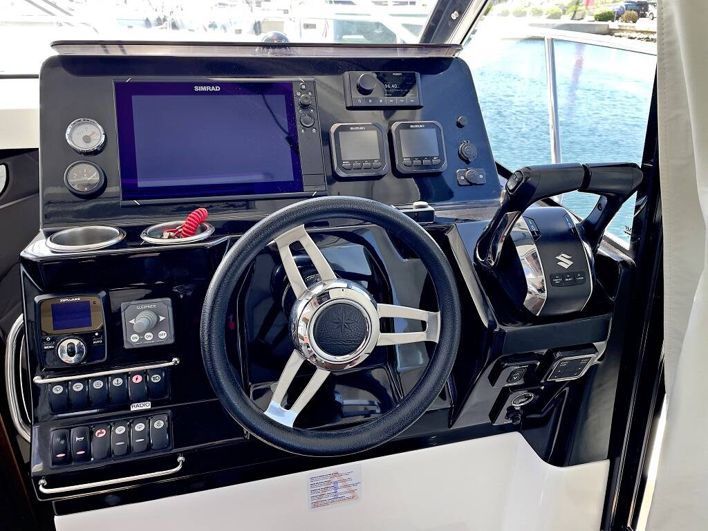 Merry Fisher 1095 Helios