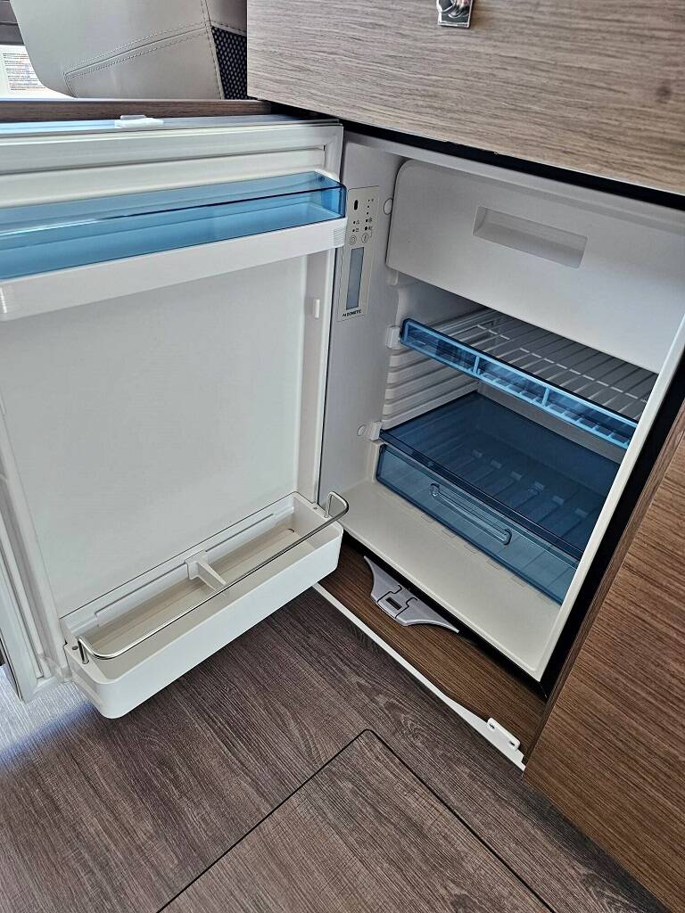 Merry Fisher 1095 Helios