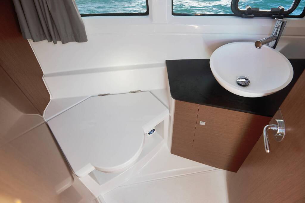 Merry Fisher 895 Offshore Salty Kiss