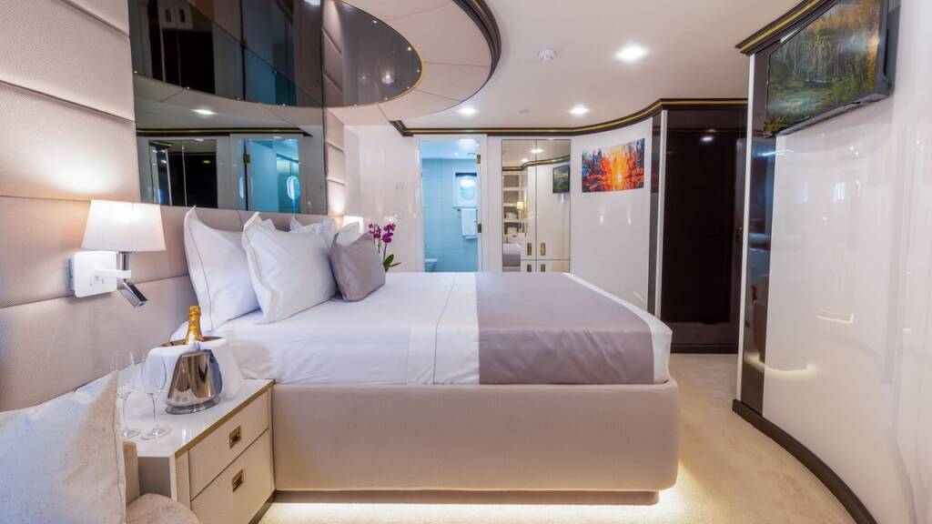 Luxury sailing yacht MS Custom Aurum Sky M/S Aurum Sky