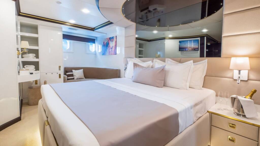 Luxury sailing yacht MS Custom Aurum Sky M/S Aurum Sky